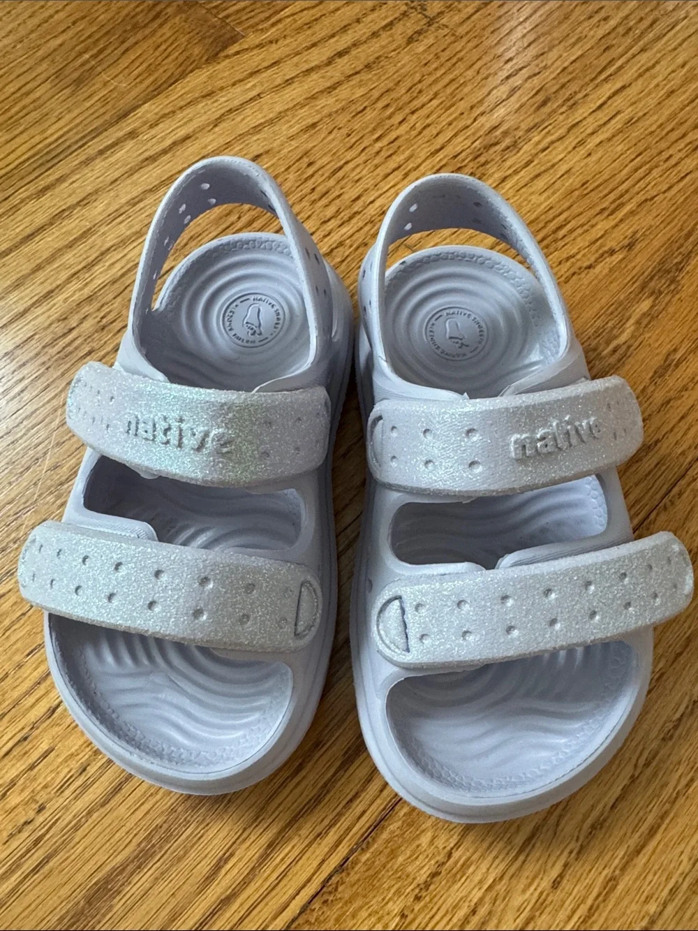 NATIVE Kids Glitter Strap Sandals